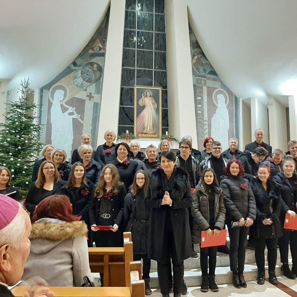 Pročitajte više o članku U BANJOLUČKOJ KATEDRALI ODRŽAN BOŽIĆNI KONCERT – „RADUJTE SE NARODI“